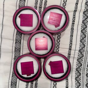 Victoria Secret- bombshell magic fragrant shimmer dust